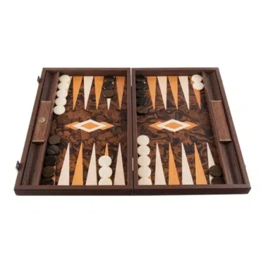Backgammon z korzenia orzecha kalifornijskiego, otwarta plansza - widok ogólny