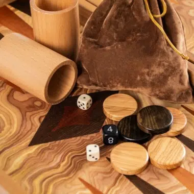 Backgammon z Drewna Oliwnego