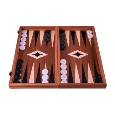 Backgammon z mahoniu, otwarty, białe i czarne pionki na swoich miejscach