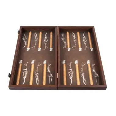 Backgammon Design Cigare Robusto otwarty, zbliżenie na obie strony planszy