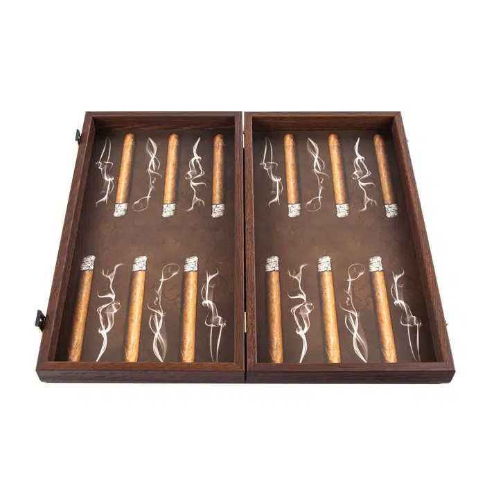 Backgammon Design Cigare Robusto otwarty, zbliżenie na obie strony planszy