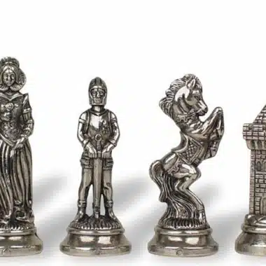 Figury Mary Stuart VI w srebrnym metalu, hetman, skoczek, koń na dęba i wieża