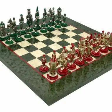 Komplet Camelot Roi Arthur na szachownicy z oliwkowego klonu, widok ogólny