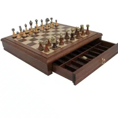 Komplet Classic XIV z szachownicą orzechową i otwartą szufladą do przechowywania