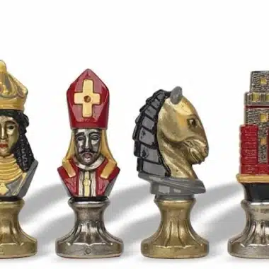 Figury szachowe Médiéval II: król, biskup, skoczek i wieża z malowanego metalu