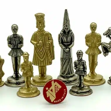 Dopasowane figury szachowe Camelot z plakietką Made in Italy