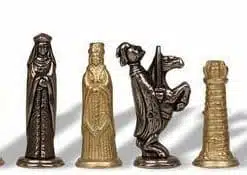 Pełna seria figur Medieval VI prezentująca króla, hetmana, wieżę i skoczka