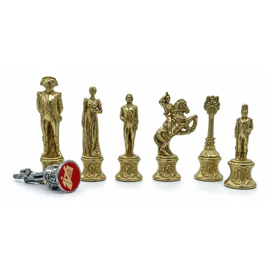 Złote figury Napoléon: hetman, król i skoczek na grawerowanych cokołach