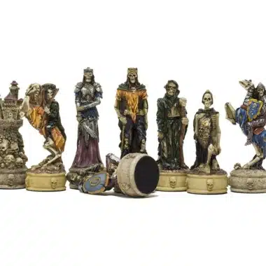 Zestaw szachowy Nieumarli IV, zbliżenie wszystkich rzeźbionych figur