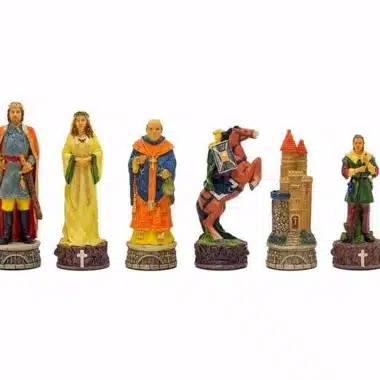 Rząd figur szachowych Robin Hood obejmujący króla, hetmana, wieżę i skoczka