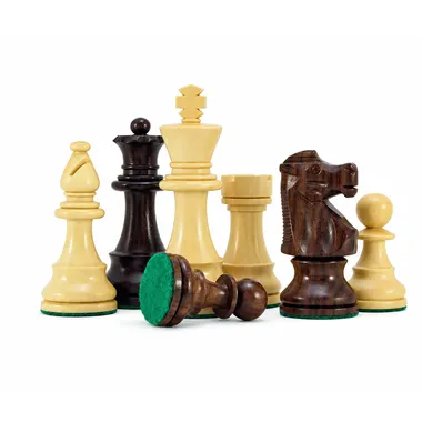 Pièces d'échecs Staunton Chevalier en bois de rose, assemblage rapproché des figures