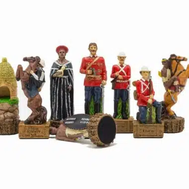 Zestaw szachowy Wojna Angielsko-Zuluska, komplet ośmiu bogato zdobionych figur