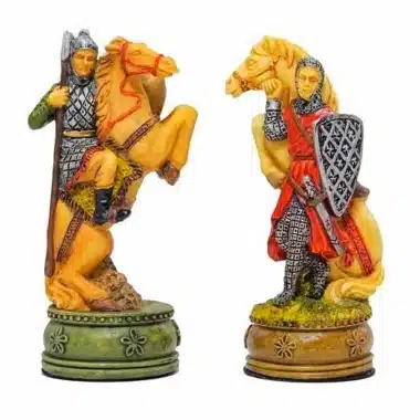 Zestaw szachowy Camelot, konni skoczkowie, detal średniowiecznych figurek