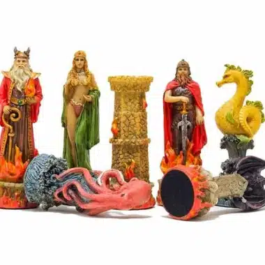 Detal figur król, hetman i wieża w kształcie kolumny z zestawu Woda vs Ogień