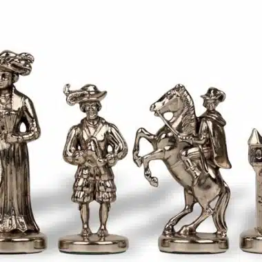 Figury w posrebrzanym metalu Lanzichenecchi, hetman, goniec, skoczek i wieża