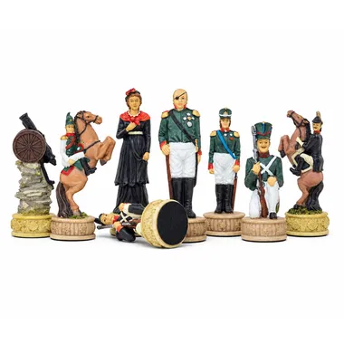 Zestaw szachowy Napoleon Kampania Rosyjska, komplet figur ustawionych w rzędzie