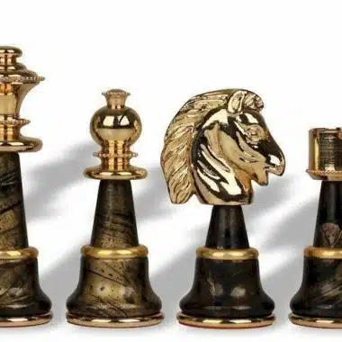 Złote figury Staunton Fantasy XL, król, hetman, skoczek i wieża w detalu