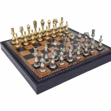 Pełny zestaw szachowy Arabesque ze złotymi i srebrnymi figurami metalowymi