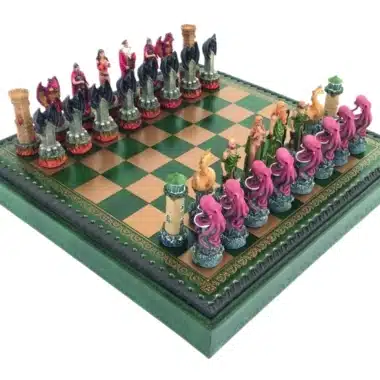 Zestaw szachowy Fantasy Woda VS Ogień z żywicy na szachownicy zielonej i złotej