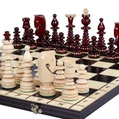 Jeu d'échecs pliable, pièces positionnées en début de partie sur l'échiquier