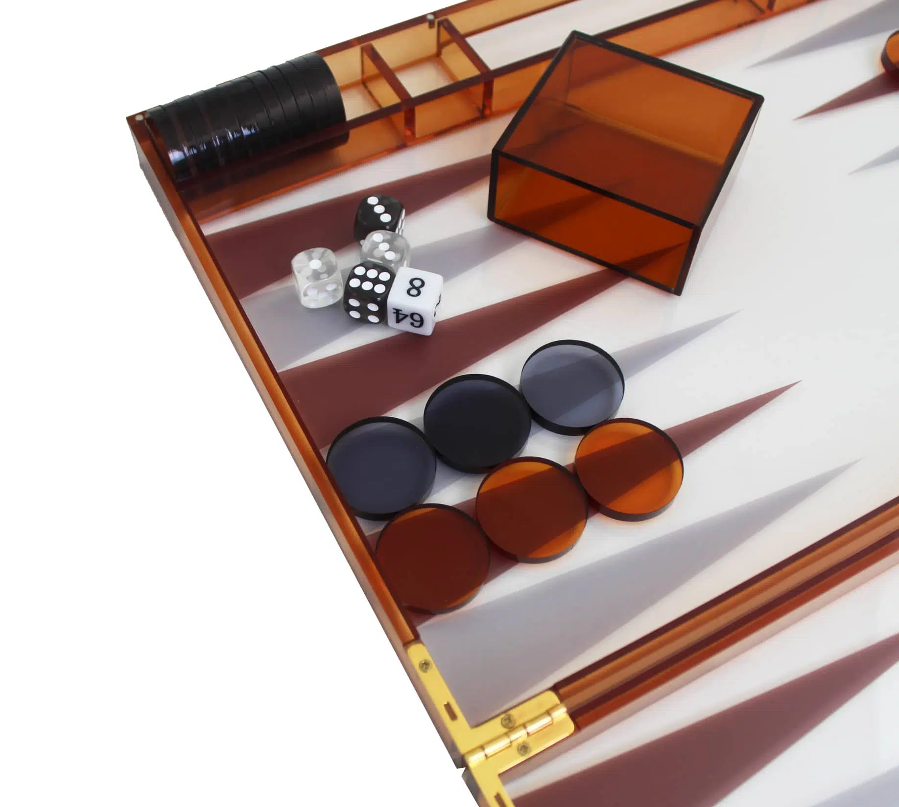 Backgammon w pomarańczowym plexiglasie, szczegóły żetonów, kostek i kubka do kostek
