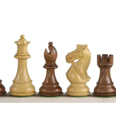 Figury Staunton Mariage Royal przedstawione w odwróconych kolorach, bukszpan i akacja