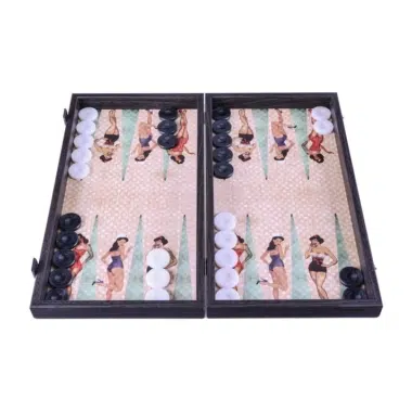 Otwarty backgammon Pin-Up Girls, rozłożona laminowana plansza z pionkami