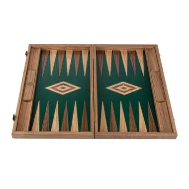 Backgammon z Zielonego Dębu i Orzecha widziany z przodu, rozłożona pusta plansza
