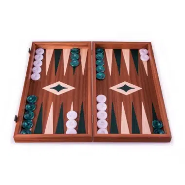 Backgammon z drewna mahoniowego, otwarty, zielone strzałki i pionki w widoku ogólnym