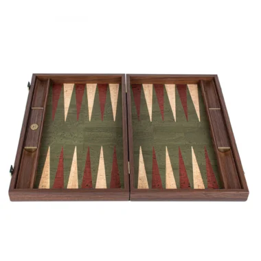 Backgammon z zielonego korka otwarty, widok ogólny pustej planszy