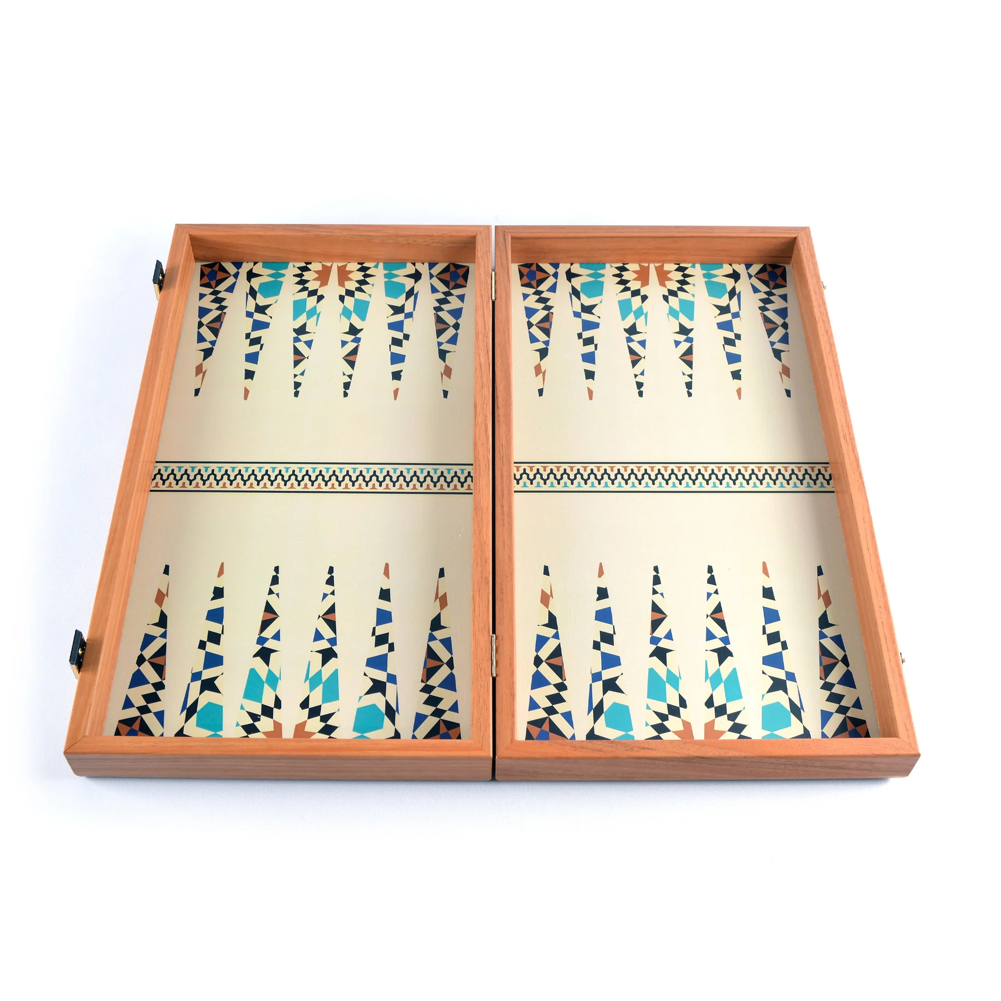 Backgammon w nowoczesnym designie, widok z góry na otwartą planszę bez pionków