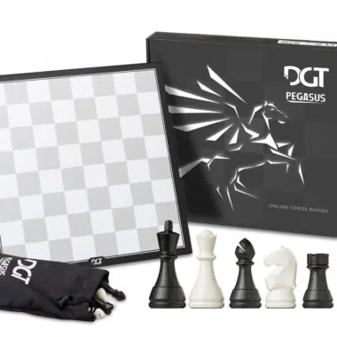 Elektroniczny zestaw szachowy DGT Pegasus z kasetą, figurami i pokrowcem