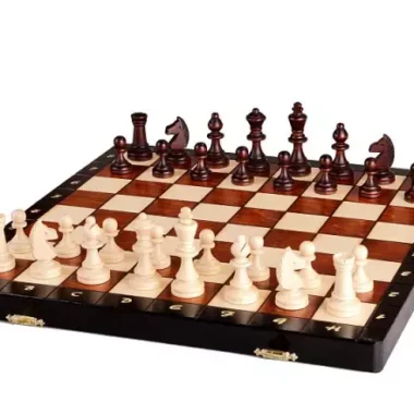 Szachownica magnetyczna 35×35 cm z figurami Staunton ustawionymi do gry
