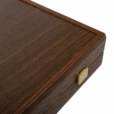 Szczegółowy widok rogu drewnianego pudełka zestawu backgammon - Le Palais Des Echecs