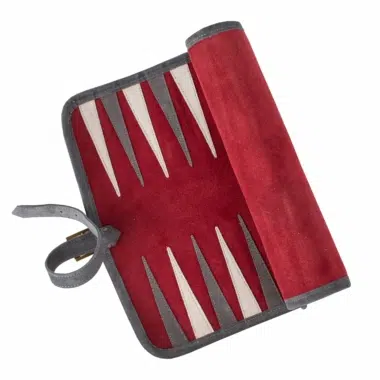 Zwijany zestaw backgammon z bordowego zamszu z eleganckimi wzorami - Le Palais Des Echecs