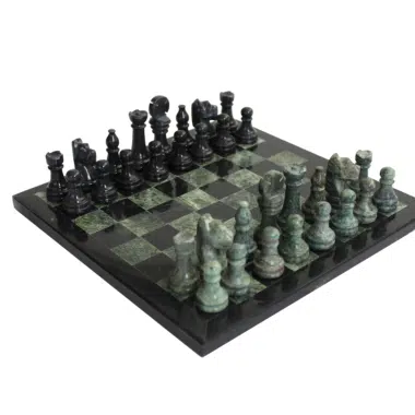 Szachy z czarnego i zielonego marmuru, widok ogólny na szachownicy 23 × 23 cm