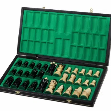 Otwarta kaseta Échecs Ambassador Noir Luxe z eleganckimi figurami - Le Palais des Échecs