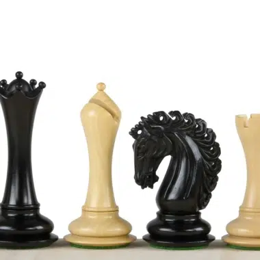 Oryginalna kompozycja figur Échecs Empire Hebanowe 4,25" w czerni i jasnym kolorze, widok z boku
